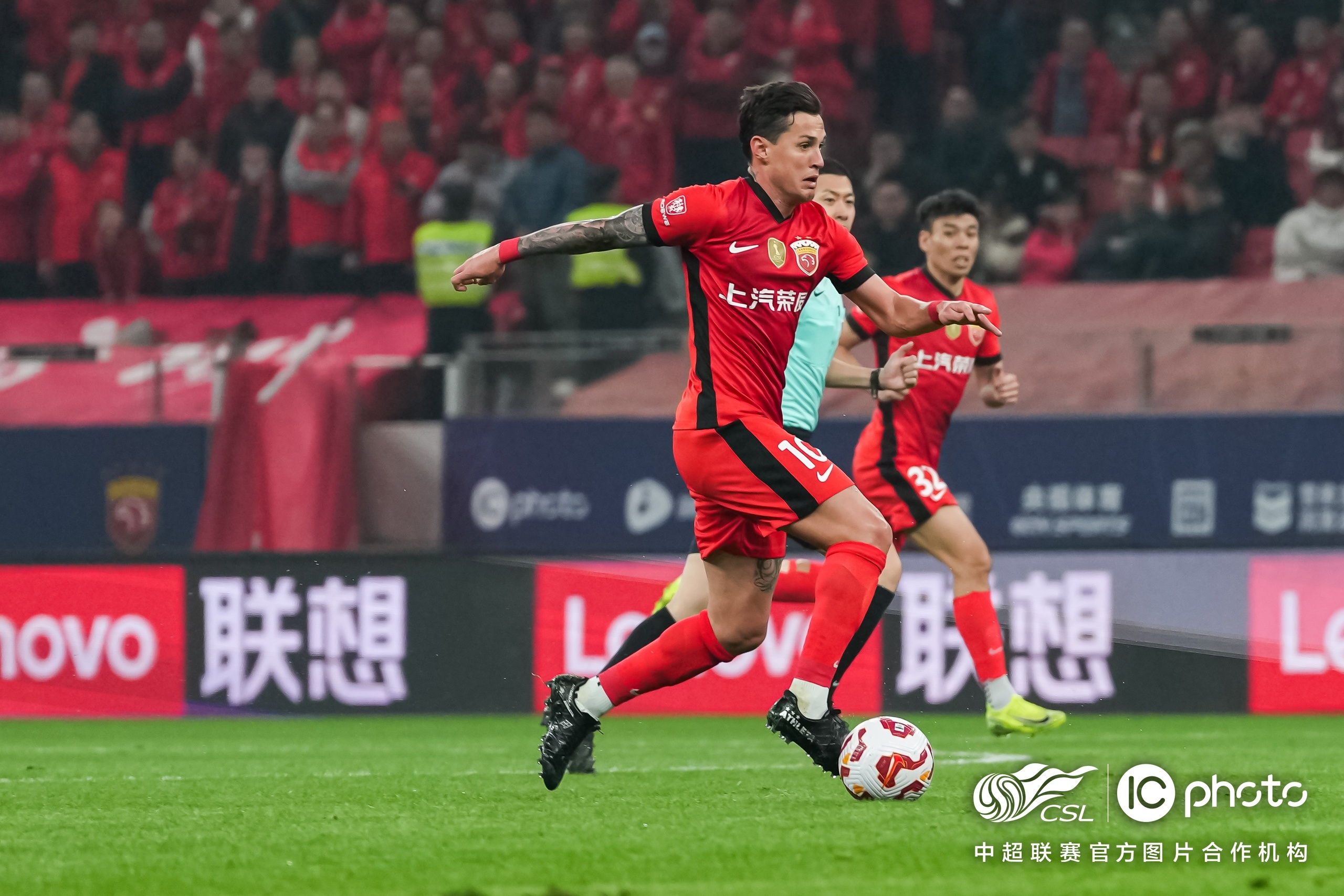 九游体育官网-包含赛地聚焦——西甲今晨热度飙升，克里夫兰骑士外线爆发，球迷炸锅，球探报告显示潜力的词条