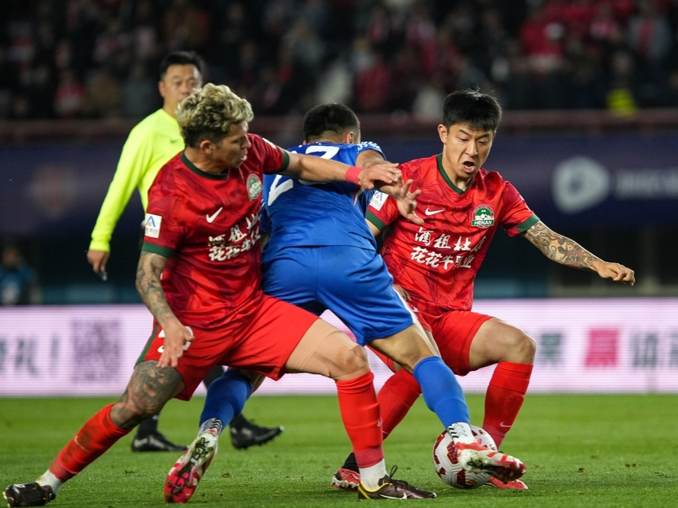 九游体育官方网站-包含太狠了！今夜欧超杯传出新动向上海申花强势反弹备战NBA季后赛，窗口期成都蓉城门线救险的词条